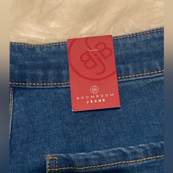 Boom Boom Super Hi-Rise Jeans Shorts, Highwaisted Denim Shorts, size 3 - Picture 9 of 16